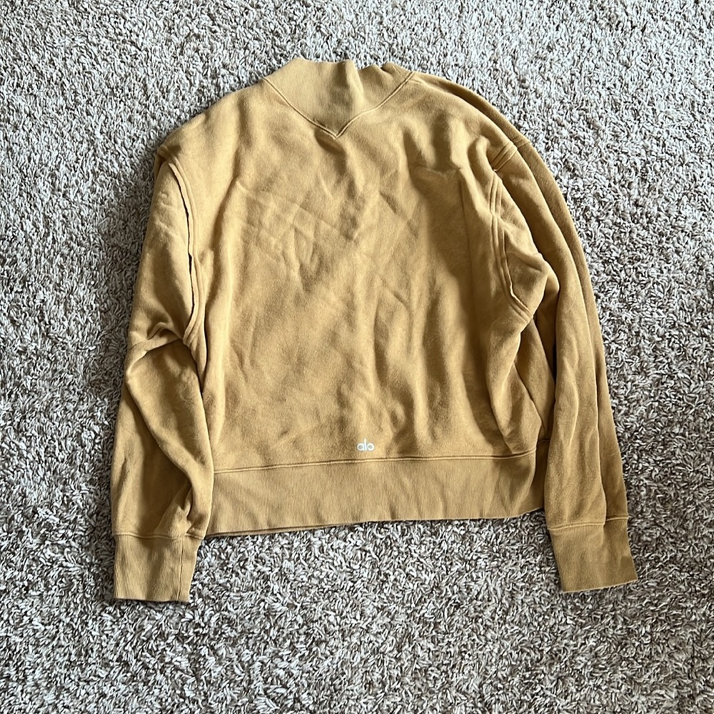 ALO Yoga Freestyle Fleece Sweatshirt - Picture 2 of 3